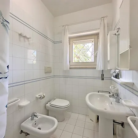 639 - Villa A Schiera Quadrilocale Al Taunus 2, Con Ampio Giardino Spiaggia E Navetta Gratuita Inclusa Al White Beach Club * Marcelli