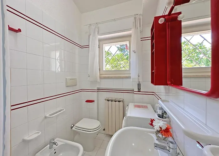 639 - A Schiera Quadrilocale Al Taunus 2, Con Ampio Giardino E Inclusa
